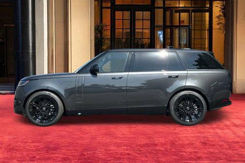 2025 Land Rover Range Rover P400 SE 7 Seat