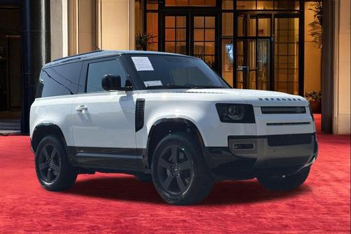 Fuji White 2025 Land Rover Defender 90 P400 X-Dynamic SE