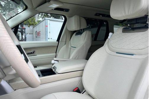 British Racing Green SV Bespok 2026 Land Rover Range Rover P615 SV