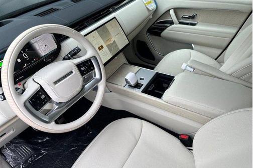 British Racing Green SV Bespok 2026 Land Rover Range Rover P615 SV
