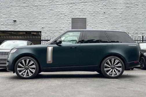 British Racing Green SV Bespok 2026 Land Rover Range Rover P615 SV