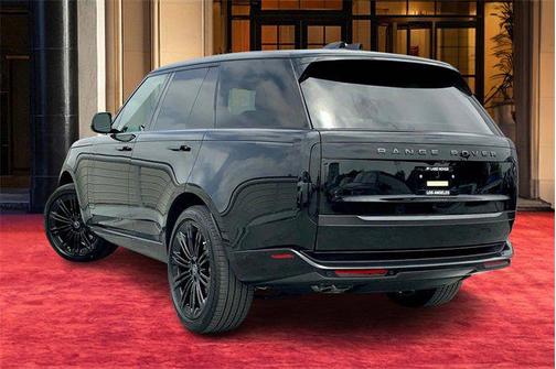 2025 Land Rover Range Rover P530 SE