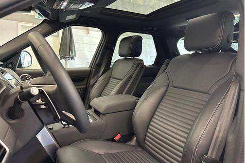 2025 Land Rover Discovery P300 S
