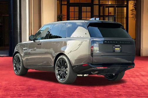 2026 Land Rover Range Rover P400 SE