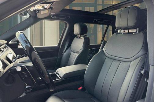 Fuji White 2026 Land Rover Range Rover P400 SE 7 Seat