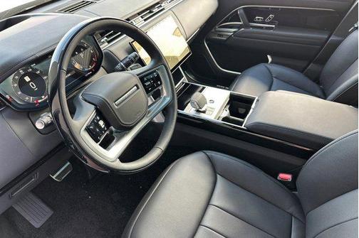 Fuji White 2026 Land Rover Range Rover P400 SE 7 Seat