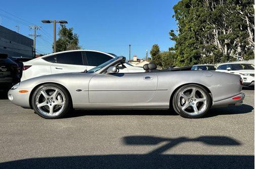 2001 Jaguar XKR Base