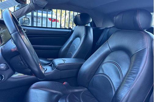 2001 Jaguar XKR Base