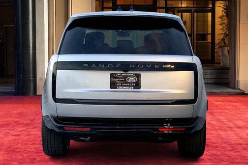2025 Land Rover Range Rover P530 SE