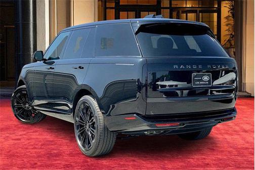 2025 Land Rover Range Rover P530 SE