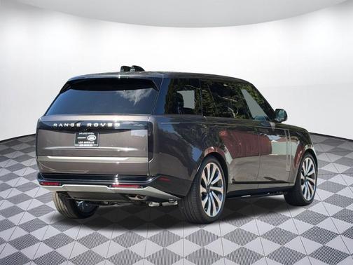 Charente Grey Premium Metallic 2026 Land Rover Range Rover P530 SE 7 Seat