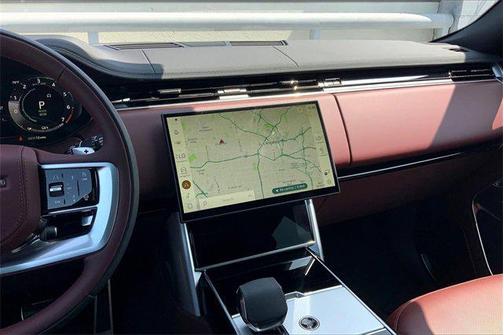 2025 Land Rover Range Rover P550e SE