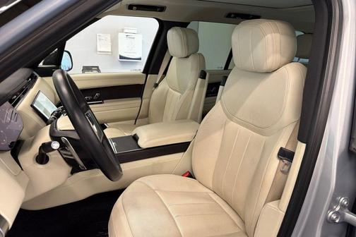 Silver 2023 Land Rover Range Rover P400 SE