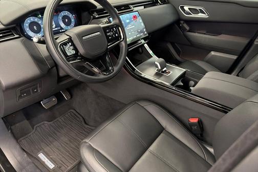 Santorini Black Metallic 2026 Land Rover Range Rover Velar P400 Dynamic SE