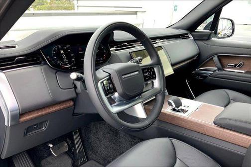 2025 Land Rover Range Rover P530 SE 7 Seat