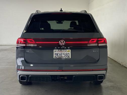 2024 Volkswagen Atlas 2.0T Peak Edition SE w/Technology