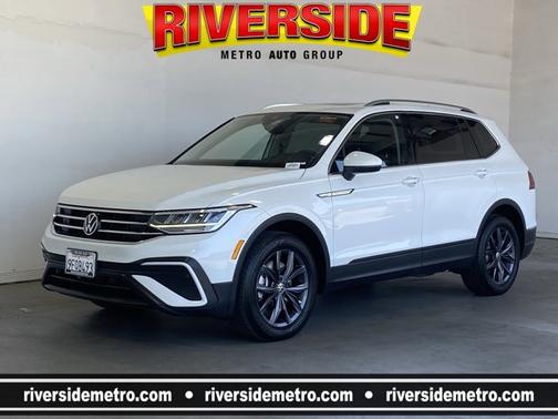 Opal White Pearl Effect 2023 Volkswagen Tiguan 2.0T SE