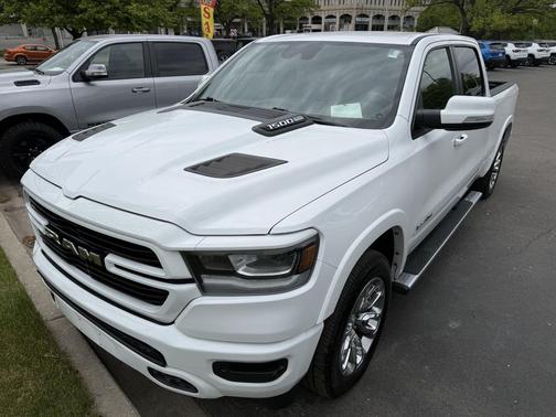 Bright White Clearcoat 2022 RAM 1500 Laramie