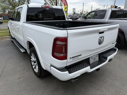 Bright White Clearcoat 2022 RAM 1500 Laramie