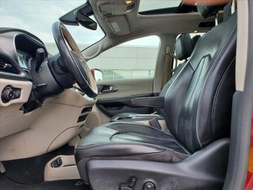 Velvet Red Pearlcoat 2019 Chrysler Pacifica Limited