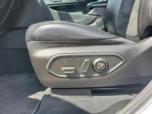 Bright White Clearcoat 2024 Jeep Grand Cherokee Altitude