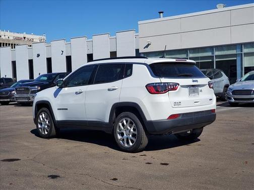 2023 Jeep Compass Latitude Lux