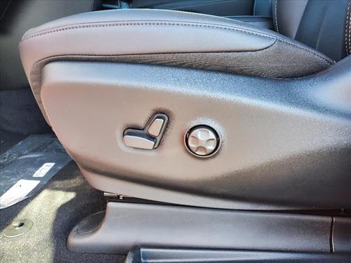 Red Hot Pearlcoat 2026 Chrysler Pacifica L