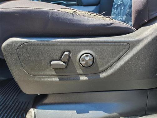 Granite Crystal Metallic Clearcoat 2020 RAM 1500 Big Horn/Lone Star