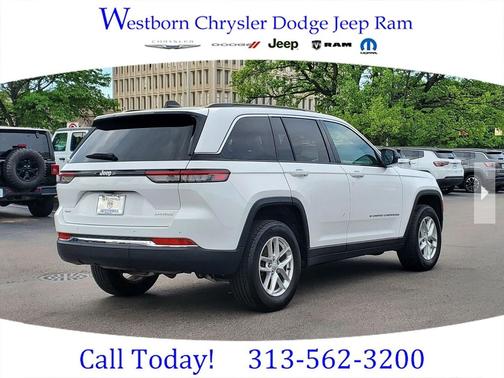 Bright White Clearcoat 2024 Jeep Grand Cherokee Laredo