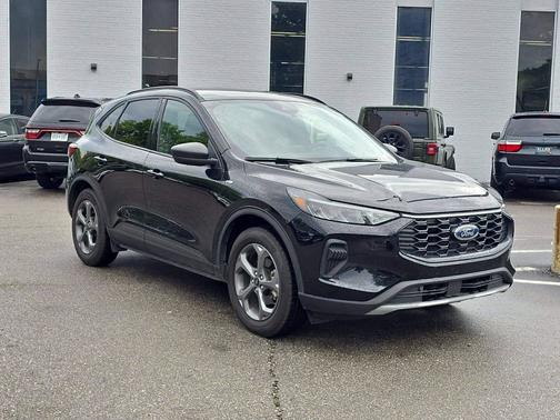 Agate Black Metal 2025 Ford Escape ST-Line
