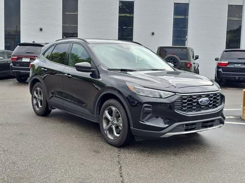 Agate Black Metal 2025 Ford Escape ST-Line
