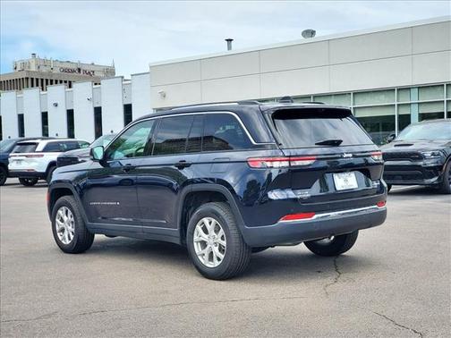 navy 2023 Jeep Grand Cherokee Limited