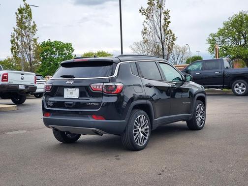 Diamond Black Crystal Pearlcoat 2023 Jeep Compass Limited