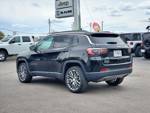 Diamond Black Crystal Pearlcoat 2023 Jeep Compass Limited