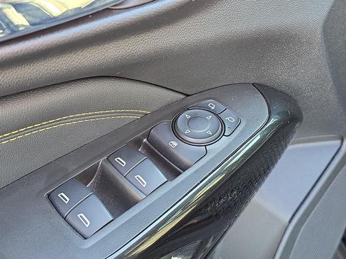 Mosaic Black Metallic 2024 Chevrolet Trax LT