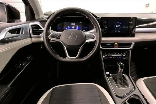Deep Black 2025 Volkswagen Taos 1.5T SE