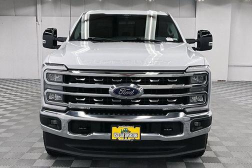 Oxford White 2024 Ford F-250 Lariat