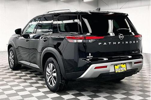 2025 Nissan Pathfinder SL 4WD