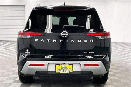 2025 Nissan Pathfinder SL 4WD