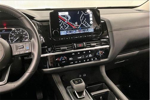 2025 Nissan Pathfinder SL 4WD