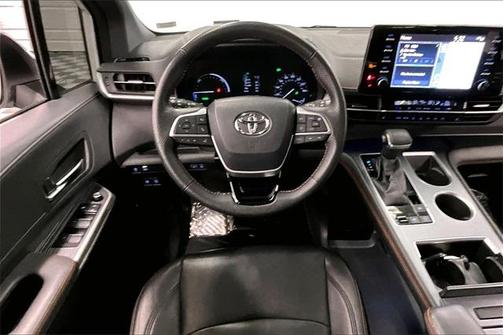 2022 Toyota Sienna XSE 7 Passenger