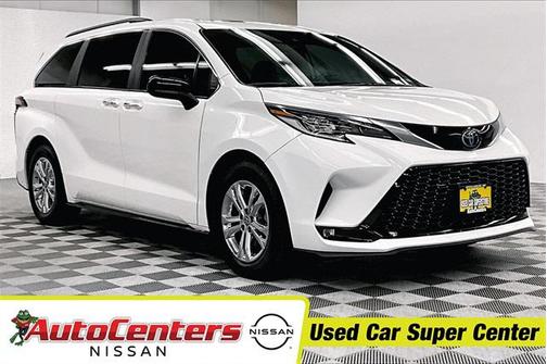 2022 Toyota Sienna XSE 7 Passenger