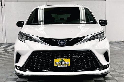 2022 Toyota Sienna XSE 7 Passenger