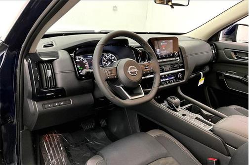2025 Nissan Pathfinder SV FWD