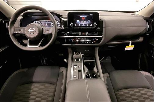 2025 Nissan Pathfinder SV FWD