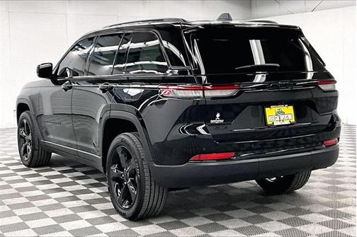 2022 Jeep Grand Cherokee Altitude