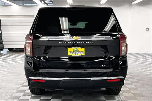 2023 Chevrolet Suburban LT