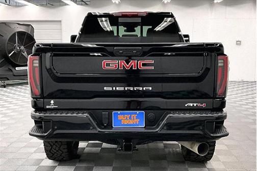 2024 GMC Sierra 2500 AT4