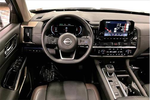 2025 Nissan Pathfinder Platinum FWD