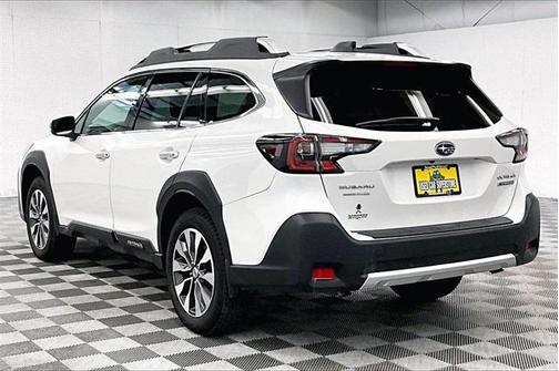 2025 Subaru Outback Touring XT